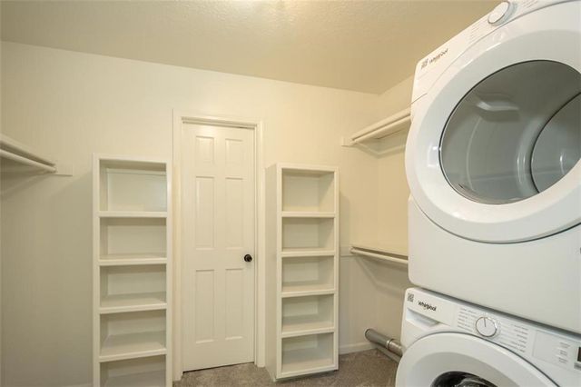 820 E 1000 Road, Lawrence, KS 66047