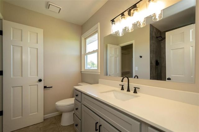 820 E 1000 Road, Lawrence, KS 66047