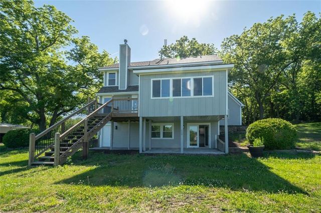 820 E 1000 Road, Lawrence, KS 66047