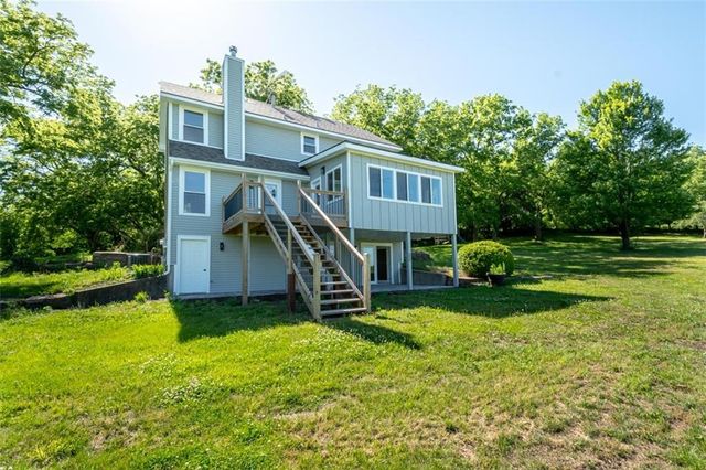 820 E 1000 Road, Lawrence, KS 66047