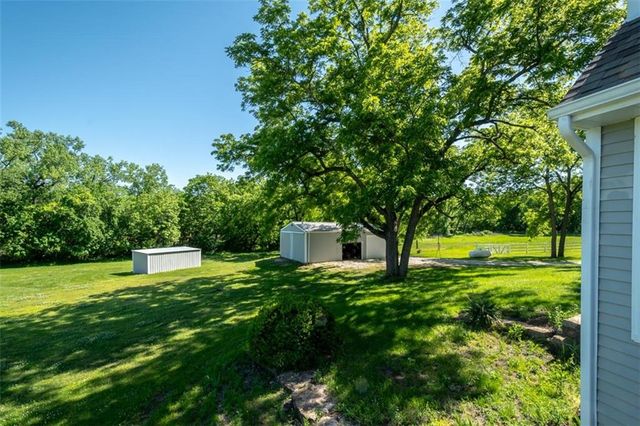 820 E 1000 Road, Lawrence, KS 66047