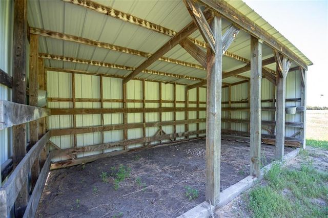 820 E 1000 Road, Lawrence, KS 66047