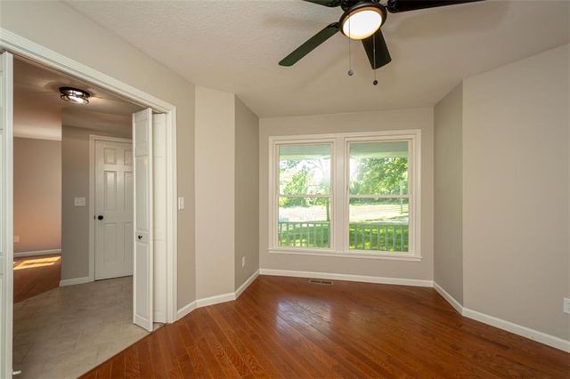 820 E 1000 Road, Lawrence, KS 66047