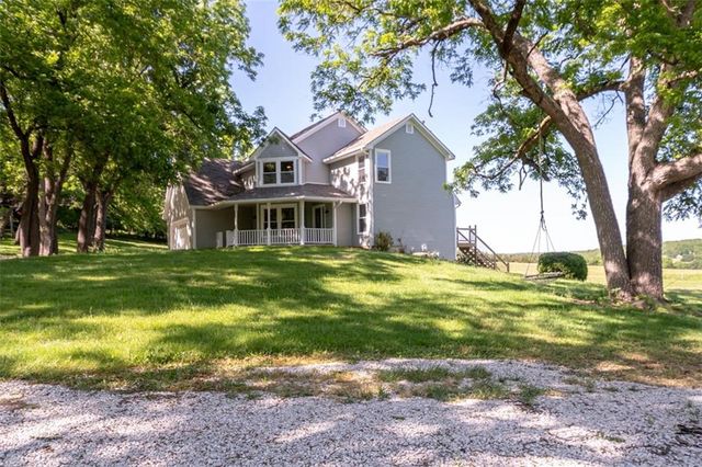 820 E 1000 Road, Lawrence, KS 66047