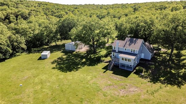820 E 1000 Road, Lawrence, KS 66047