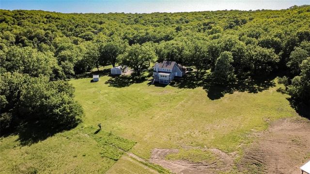 820 E 1000 Road, Lawrence, KS 66047