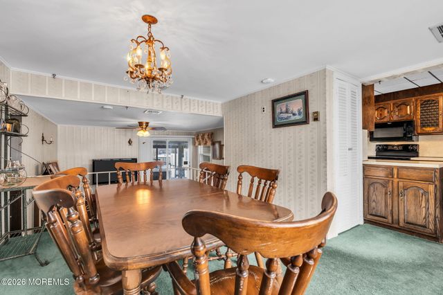 17 Crestview Drive, Middletown, NJ 07748