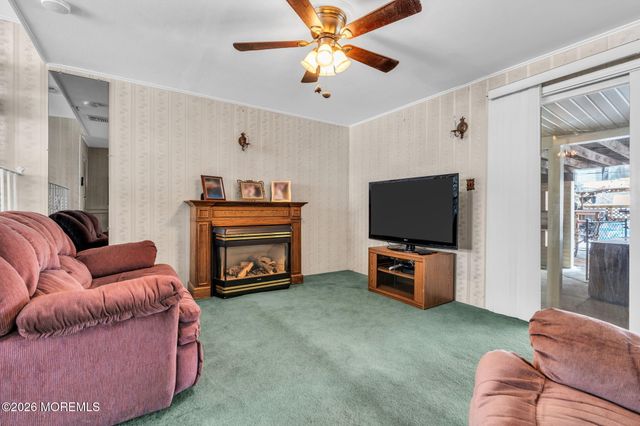 17 Crestview Drive, Middletown, NJ 07748