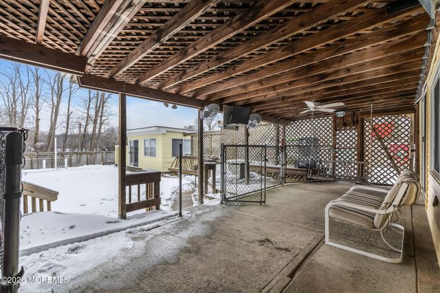 17 Crestview Drive, Middletown, NJ 07748