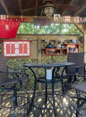 17 Crestview Drive, Middletown, NJ 07748