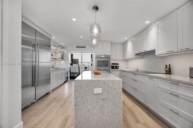 3 Grove Isle Drive C1402, Miami, FL 33133
