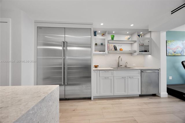 3 Grove Isle Drive C1402, Miami, FL 33133