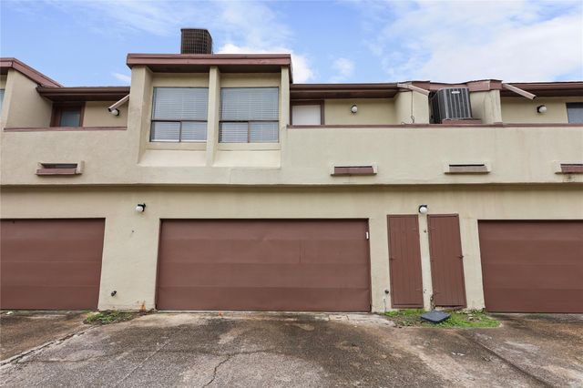 2409 Bering Drive 4, Houston, TX 77057
