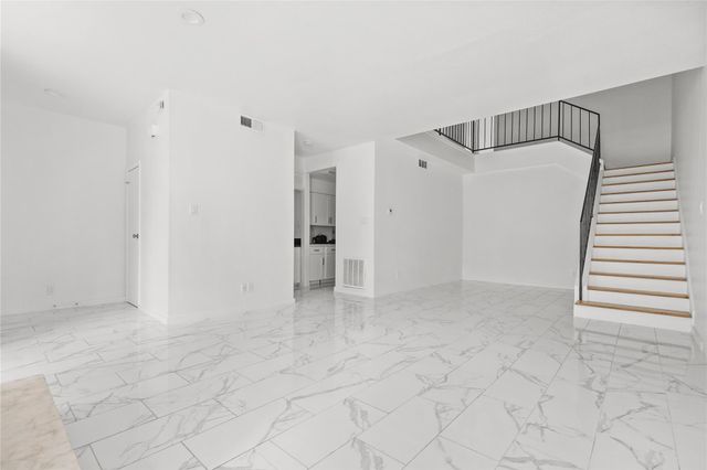 2409 Bering Drive 4, Houston, TX 77057