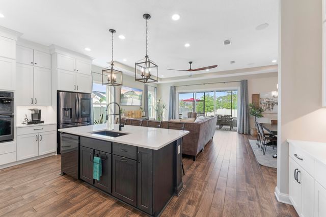 380 Maralinda Dr, St Augustine, FL 32095