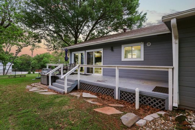 109 Arkansas Street, Pottsboro, TX 75076