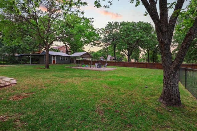 109 Arkansas Street, Pottsboro, TX 75076