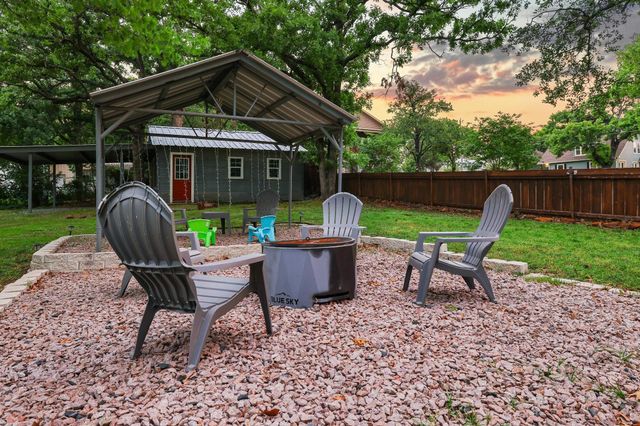 109 Arkansas Street, Pottsboro, TX 75076