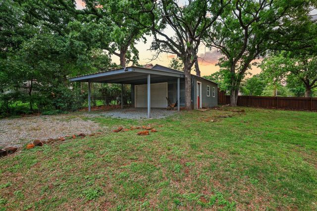 109 Arkansas Street, Pottsboro, TX 75076