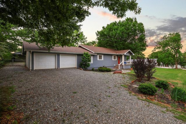 109 Arkansas Street, Pottsboro, TX 75076
