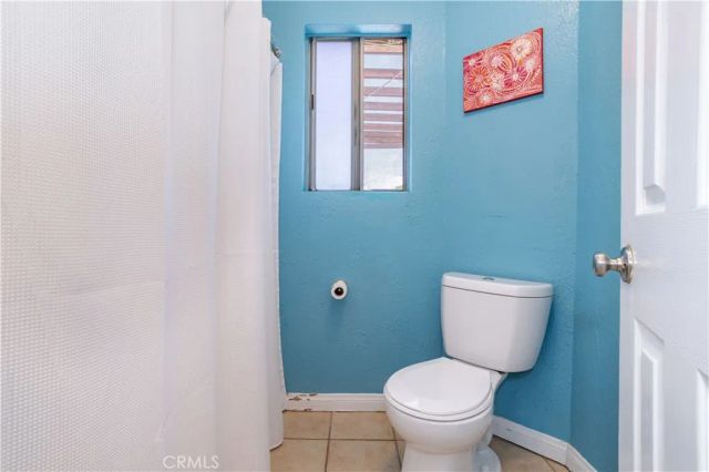 17101 Gault, Lake Balboa, CA 91406