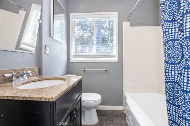 17101 Gault, Lake Balboa, CA 91406