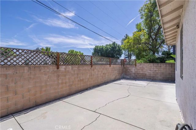 17101 Gault, Lake Balboa, CA 91406