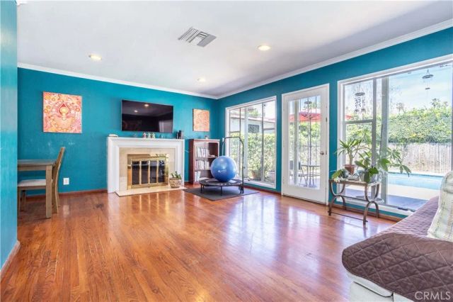 17101 Gault, Lake Balboa, CA 91406