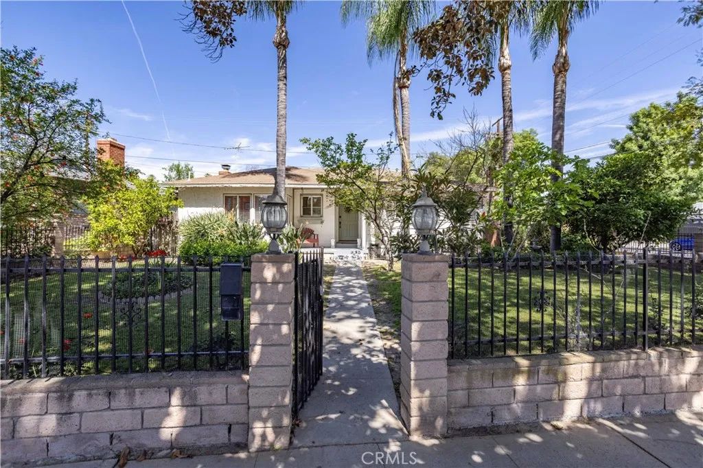 17101 Gault, Lake Balboa, CA 91406