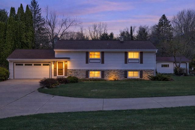 W750 Miramar ROAD, East Troy, WI 53120