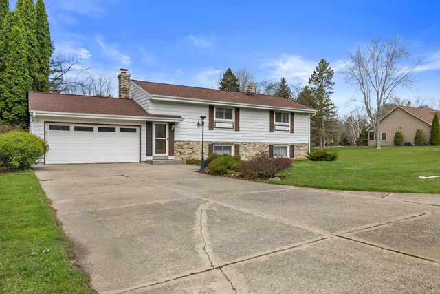 W750 Miramar ROAD, East Troy, WI 53120