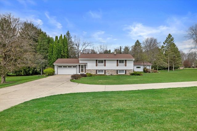 W750 Miramar ROAD, East Troy, WI 53120