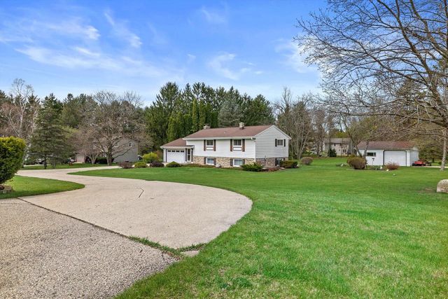 W750 Miramar ROAD, East Troy, WI 53120