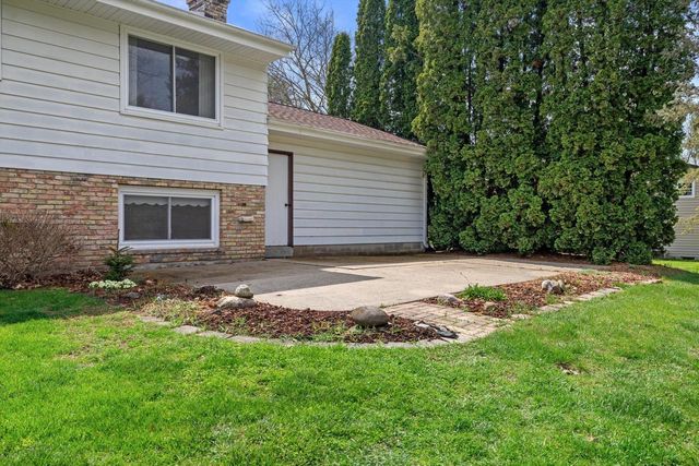W750 Miramar ROAD, East Troy, WI 53120