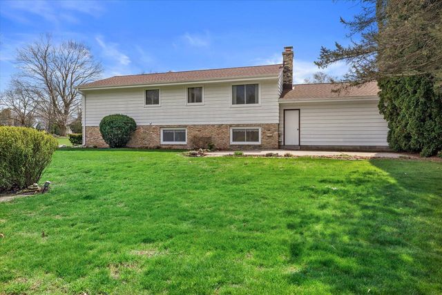 W750 Miramar ROAD, East Troy, WI 53120
