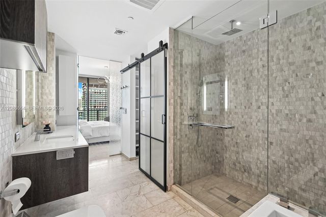 68 SE 6th Street 3306, Miami, FL 33131