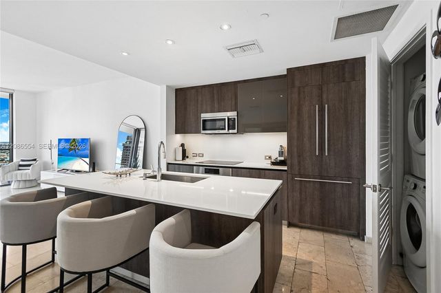 68 SE 6th Street 3306, Miami, FL 33131