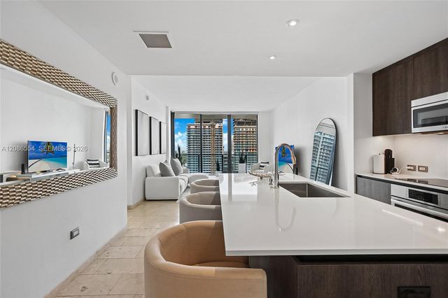 68 SE 6th Street 3306, Miami, FL 33131