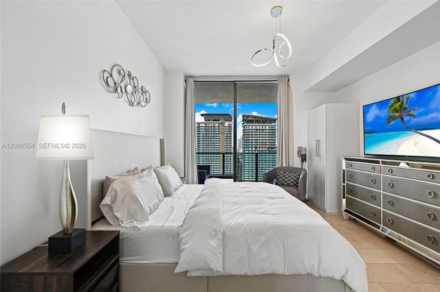 68 SE 6th Street 3306, Miami, FL 33131