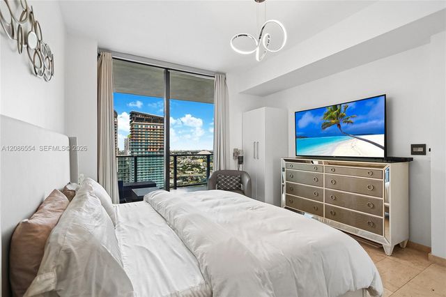 68 SE 6th Street 3306, Miami, FL 33131