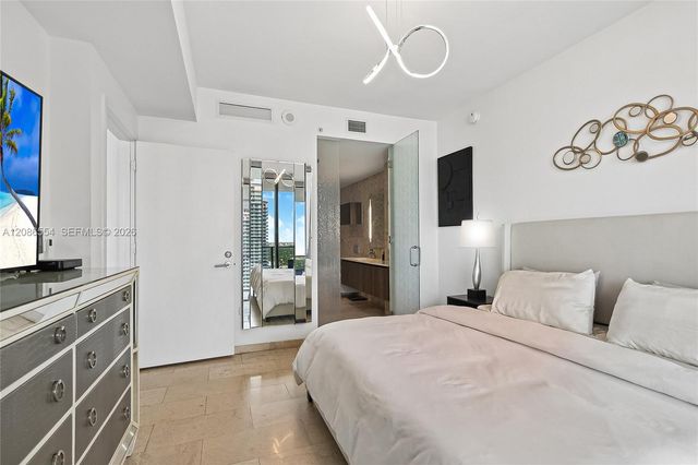 68 SE 6th Street 3306, Miami, FL 33131