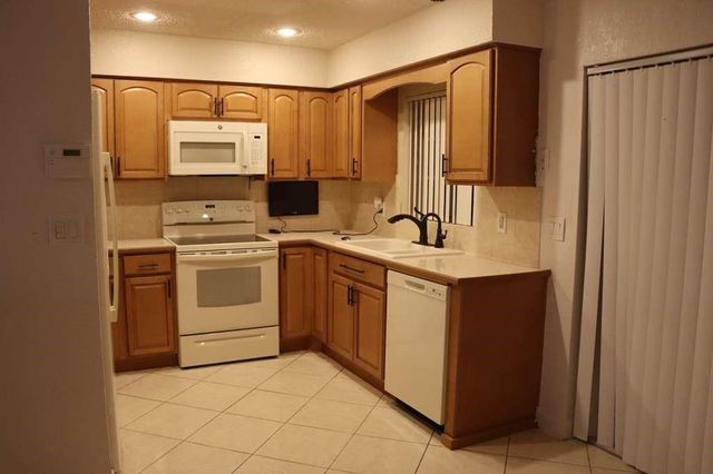 7774 Orleans St, Miramar, FL 33023