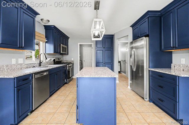 19137 Uroda Street, Brownstown Charter Township, MI 48173