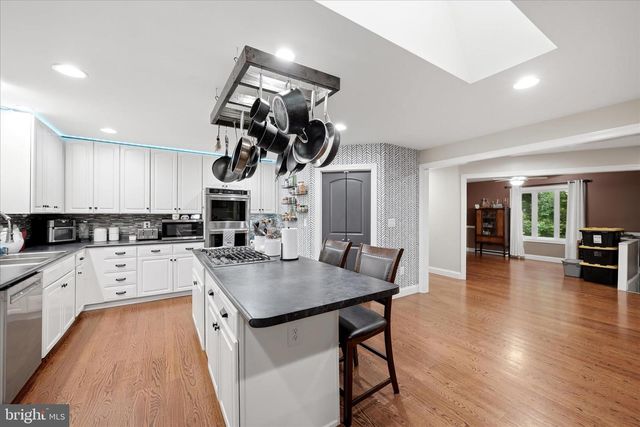 211 CREEKVIEW LN, Middletown, VA 22645