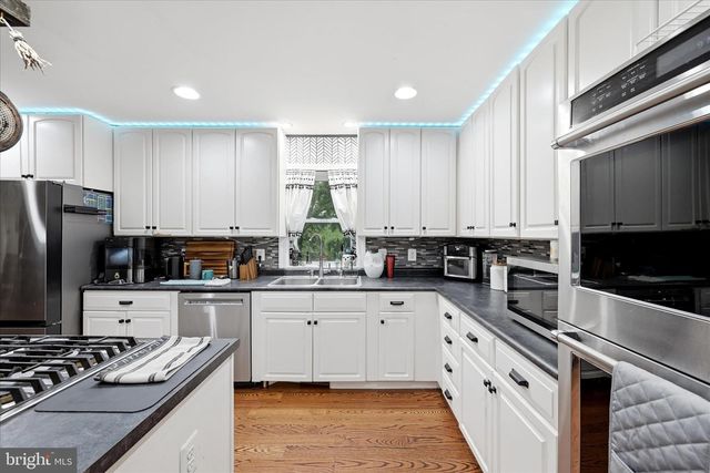 211 CREEKVIEW LN, Middletown, VA 22645