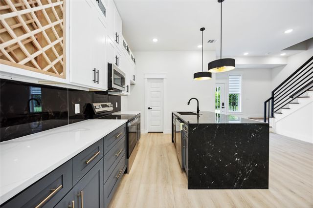 4601 Newberry Street A, Houston, TX 77051