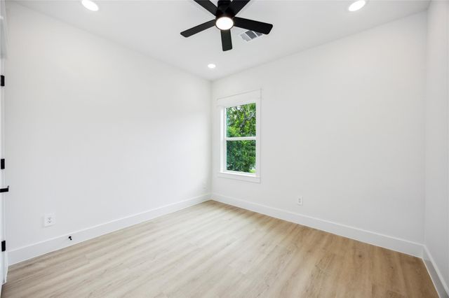 4601 Newberry Street A, Houston, TX 77051