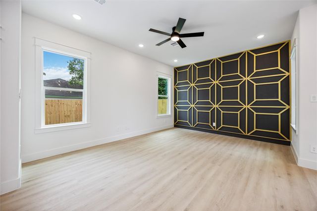 4601 Newberry Street A, Houston, TX 77051