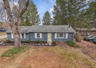 4215 Newton Road, Commerce Twp, MI 48390