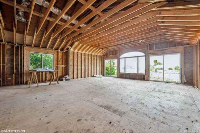 750 Shore Walk, Lindenhurst, NY 11757